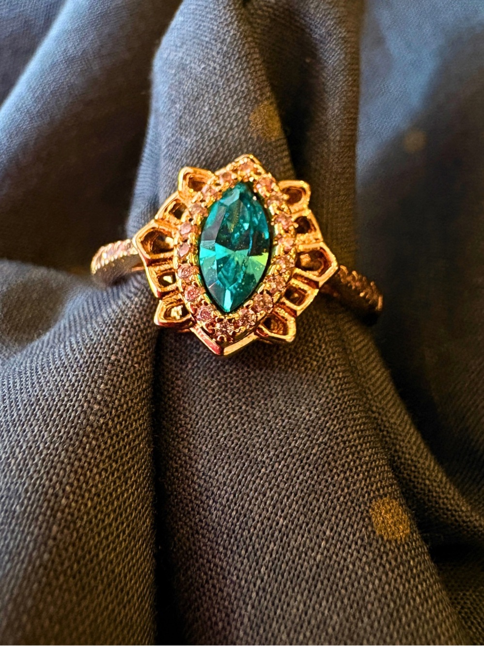 GLAM COCKTAIL RING Fashion Ring Aqua Blue Green Marquis Cut Goldtone Y2K SZ8